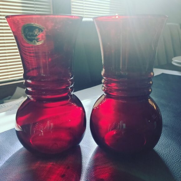 Royal Ruby Vintage Vases by Anchor Hocking c1930-1960 Gorgeous pair for Holidays - Picture 5 of 10
